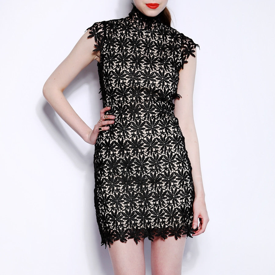 Gracia Women's Scalloped Floral Lace Dress