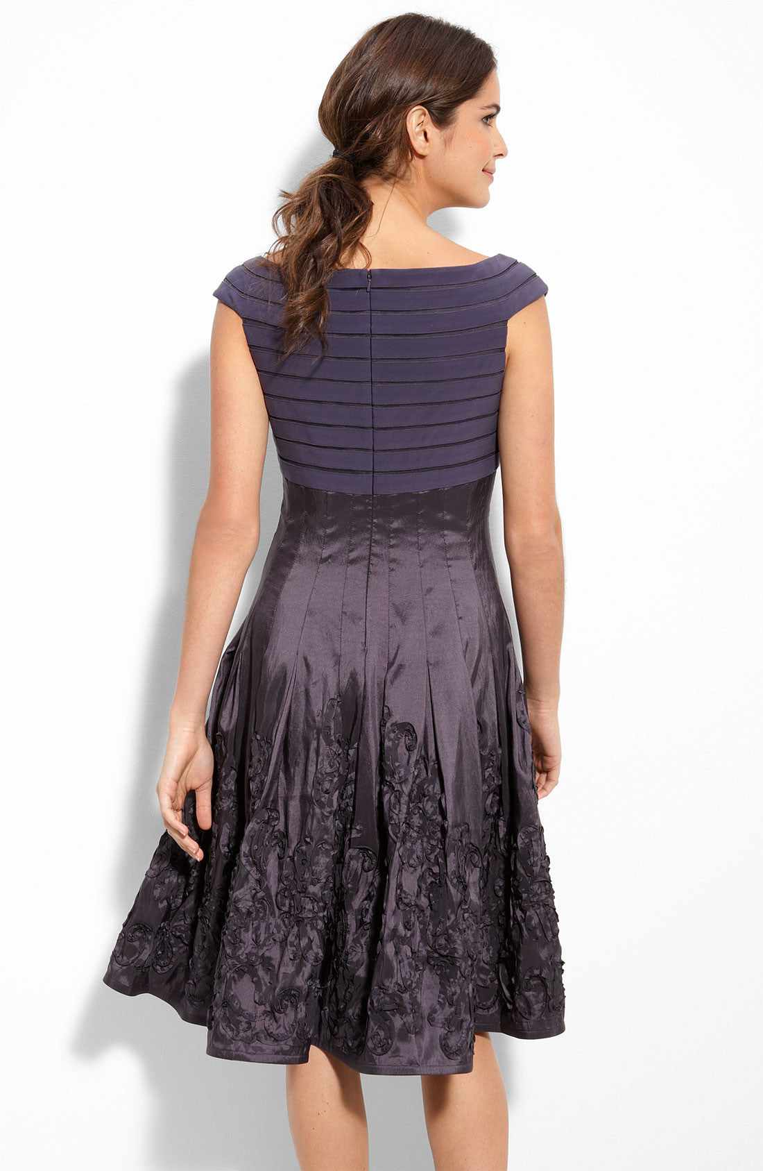 Adrianna Papell Women's Rosette Detail Dress Sz 4